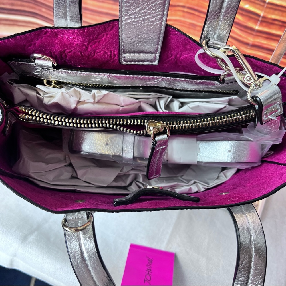 NWT Betsey Johnson Shop Around The Clock Tote, Silver, Heart Logo, Crossbody - Picture 5 of 16